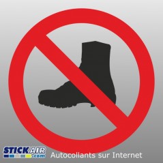 Chaussures interdites