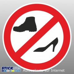 Chaussures interdites