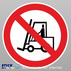Interdit aux vehicules de manutention
